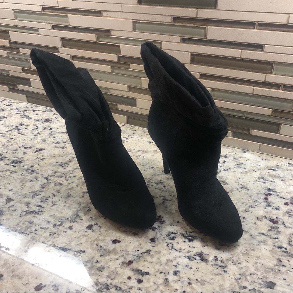 FIONI Black Folded Cuff Ankle Pull On Heeled Boots